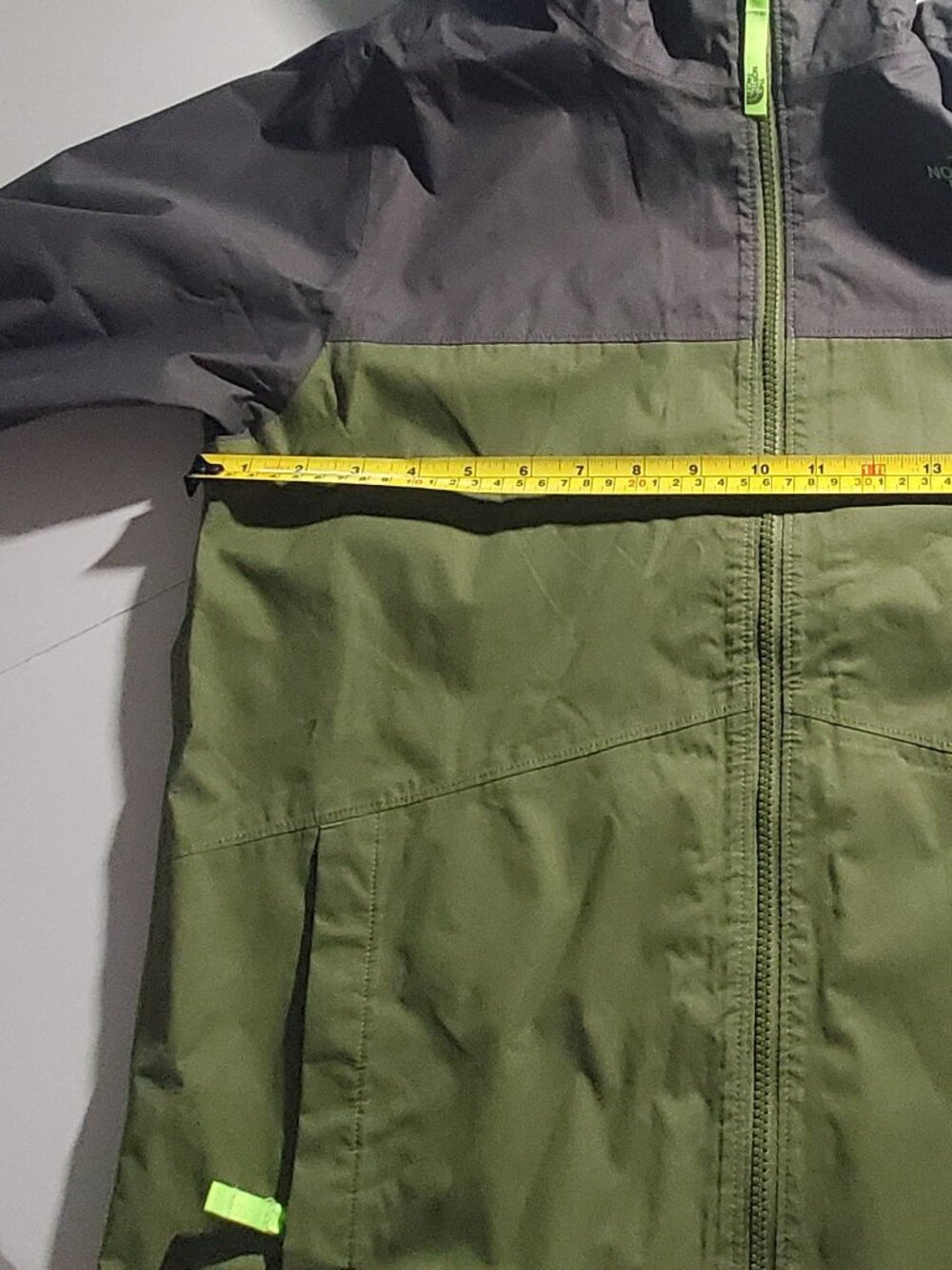 The North Face DryVent Rain Jacket Boys Sz L (14/16) - Picture 6 of 16